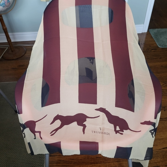 Vintage authentic Trussardi shawl scarf - Picture 2 of 2